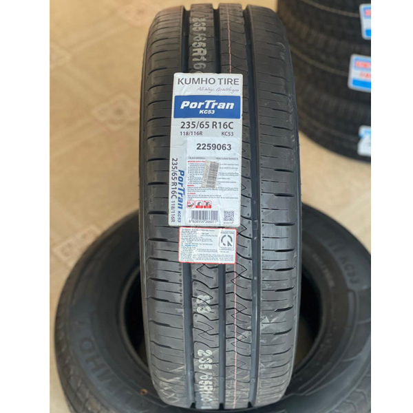 Lốp (Vỏ) Xe Kumho 235/65R16C 118/116R PorTran KC53 1 Lốp (Vỏ) Xe Kumho 235/65R16C 118/116R PorTran KC53